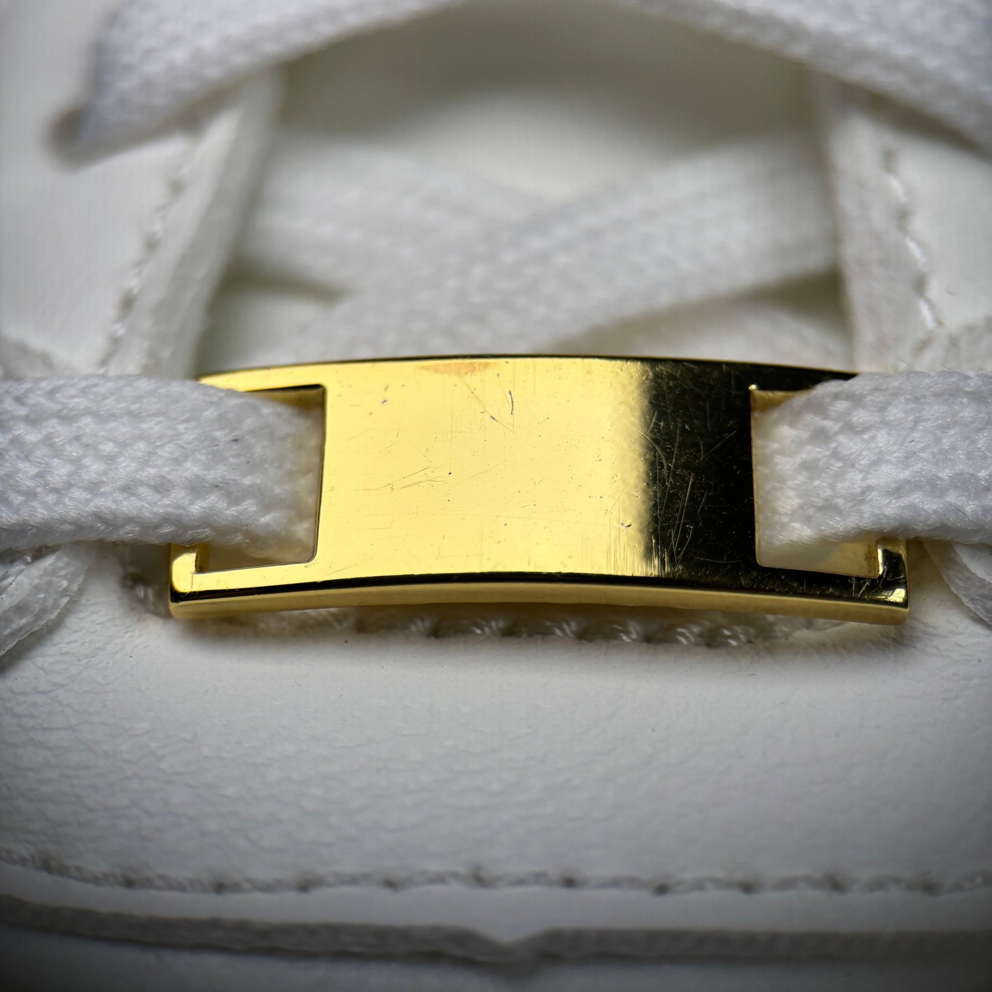 Goldene Sneaker Shoe Charms (2er - Set) - sneakeez